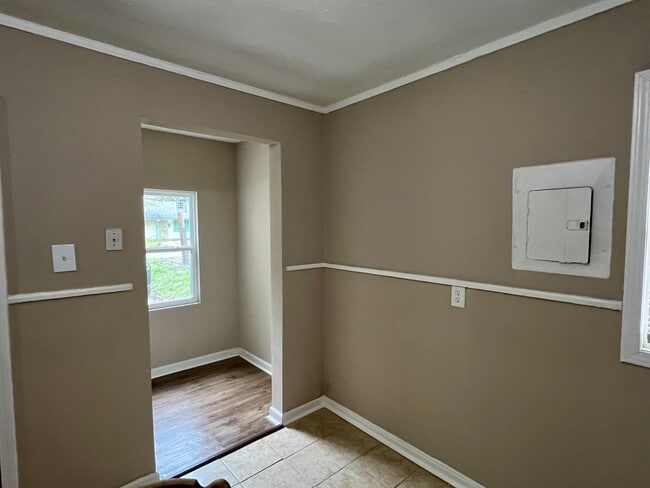 Building Photo - 5152 Enterprise St