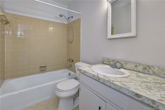 Building Photo - 8 Spring W