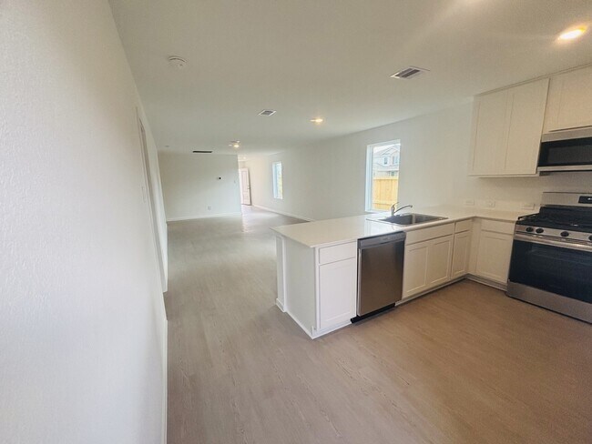 Building Photo - 16711 Old Wagon Wy