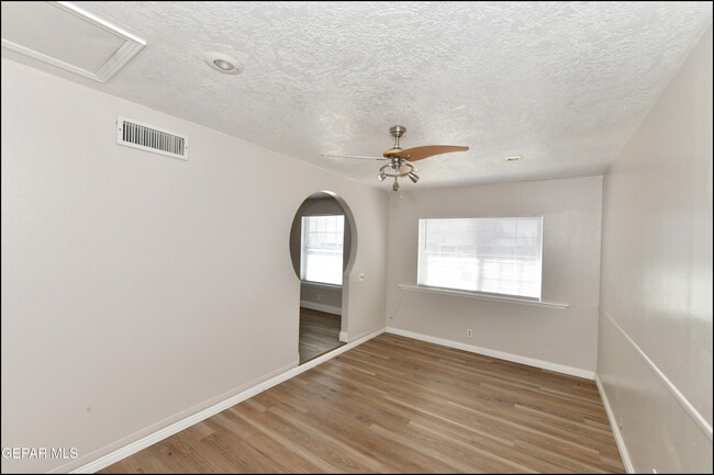 Building Photo - 4749 Tropicana Ave