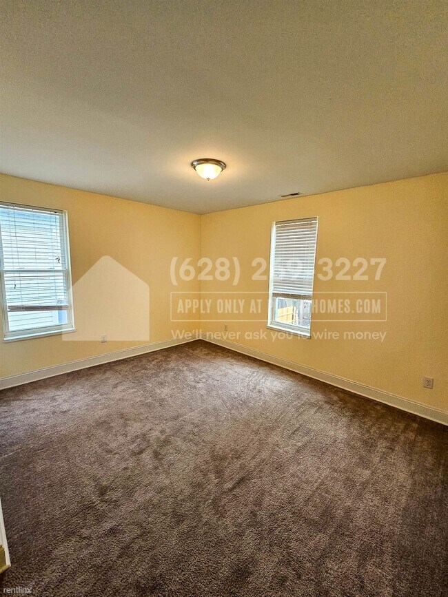 Building Photo - 2 br, 3 bath House - 389 W 4th Ave -