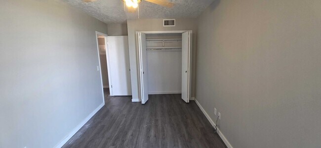 Building Photo - 710 E 200 S