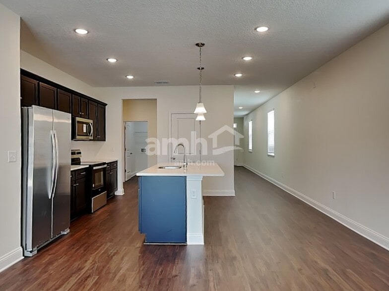 Building Photo - 146 Elcano Ln