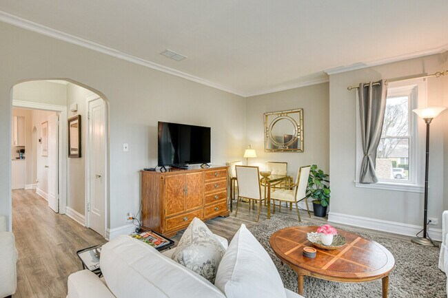 Building Photo - 1538 Fowler Ave