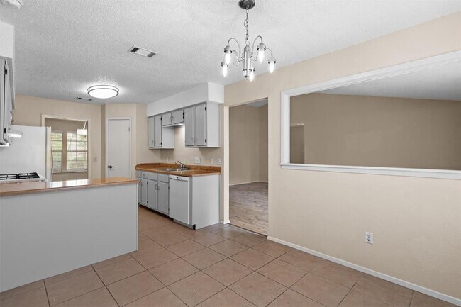 Building Photo - 11614 Tanglebriar Trail
