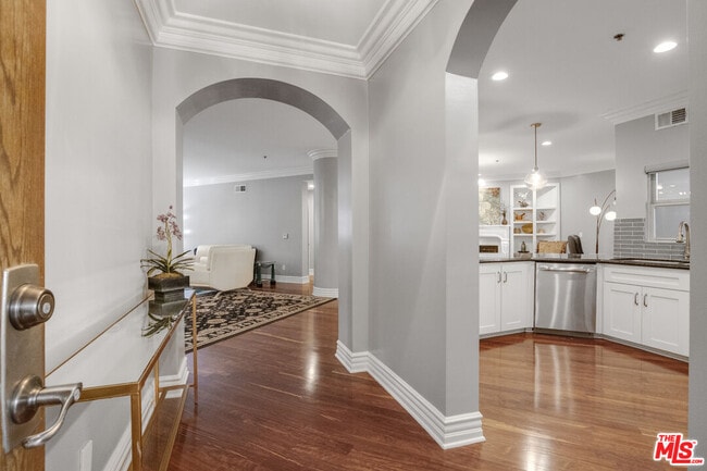 Building Photo - 850 Croft Ave