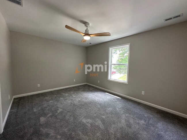 Building Photo - 397 Briarwood Dr