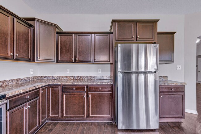 Building Photo - 402 Derrick Dr