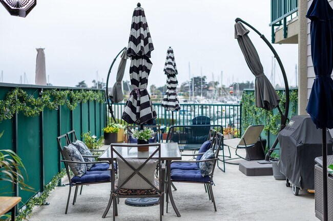 Building Photo - 1 Bedroom + 1 Bathroom Condo | Channel Islands HOA | Oxnard | Monthly Furnished Rental