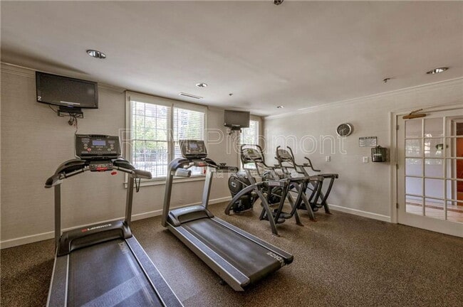 Building Photo - 1735 Peachtree St NW