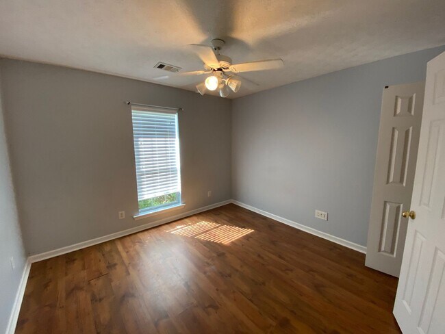 Building Photo - 3/2 in Prattville Daniel Pratt Schools