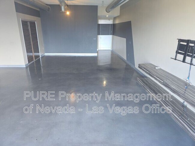 Building Photo - 200 Hoover Ave