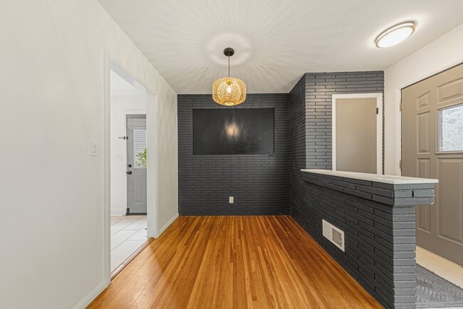 Building Photo - 6929 Newton Ave S