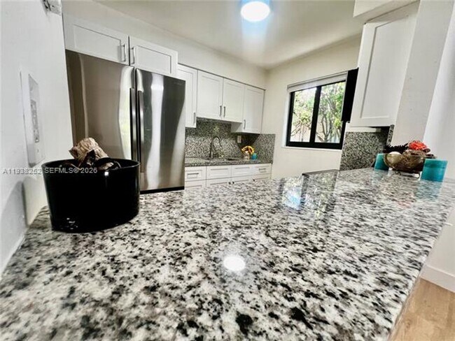 Building Photo - 3522 SW 25th St