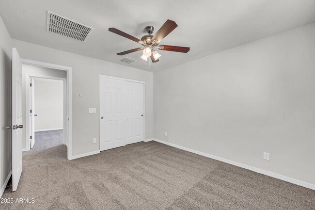 Building Photo - 935 E Agua Fria Ln