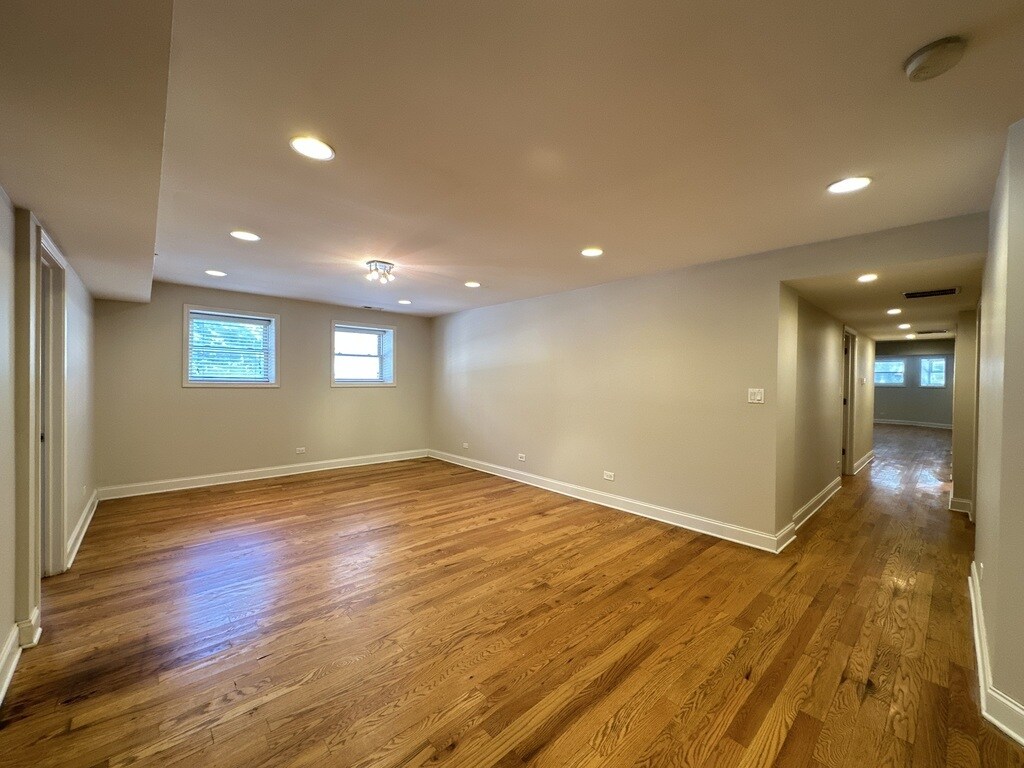 Building Photo - 1116 E 46th St
