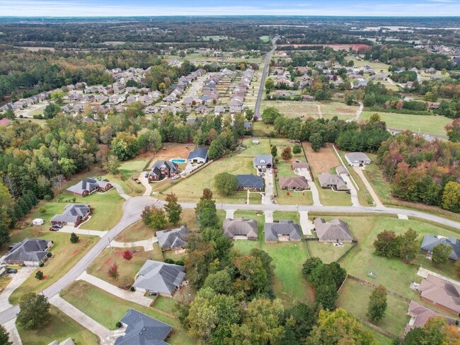 Building Photo - Welcome home to this beautifully updated 4-bedroom, 3-bath home located in the desirable Harvest,...