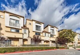 Building Photo - 5200 Premiere Hls Dr