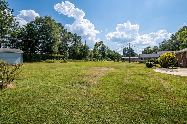Building Photo - 114 Cottonwood Dr