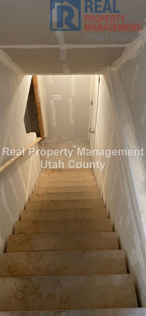 Building Photo - 487 S Fox Chase Ln