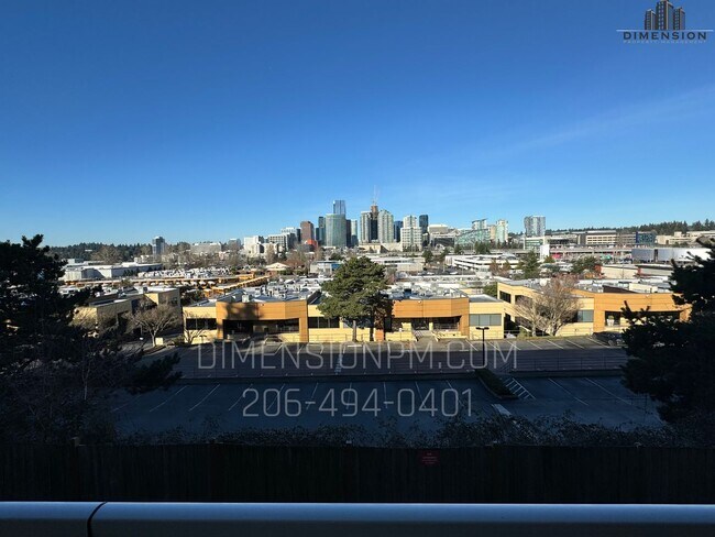 Building Photo - 1 Bedroom Condo with View in the heart of Bellvue!