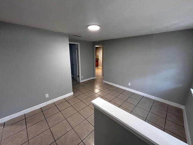 Building Photo - Charming, Newly Renovated 3-Bedroom Home w...