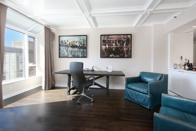 Building Photo - 220 Boylston St