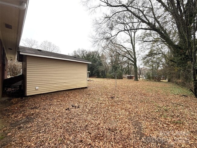 Building Photo - 1522 Browns Ave