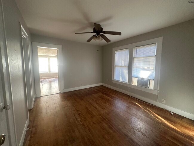 Building Photo - 1723 1/2 McGregor Ave