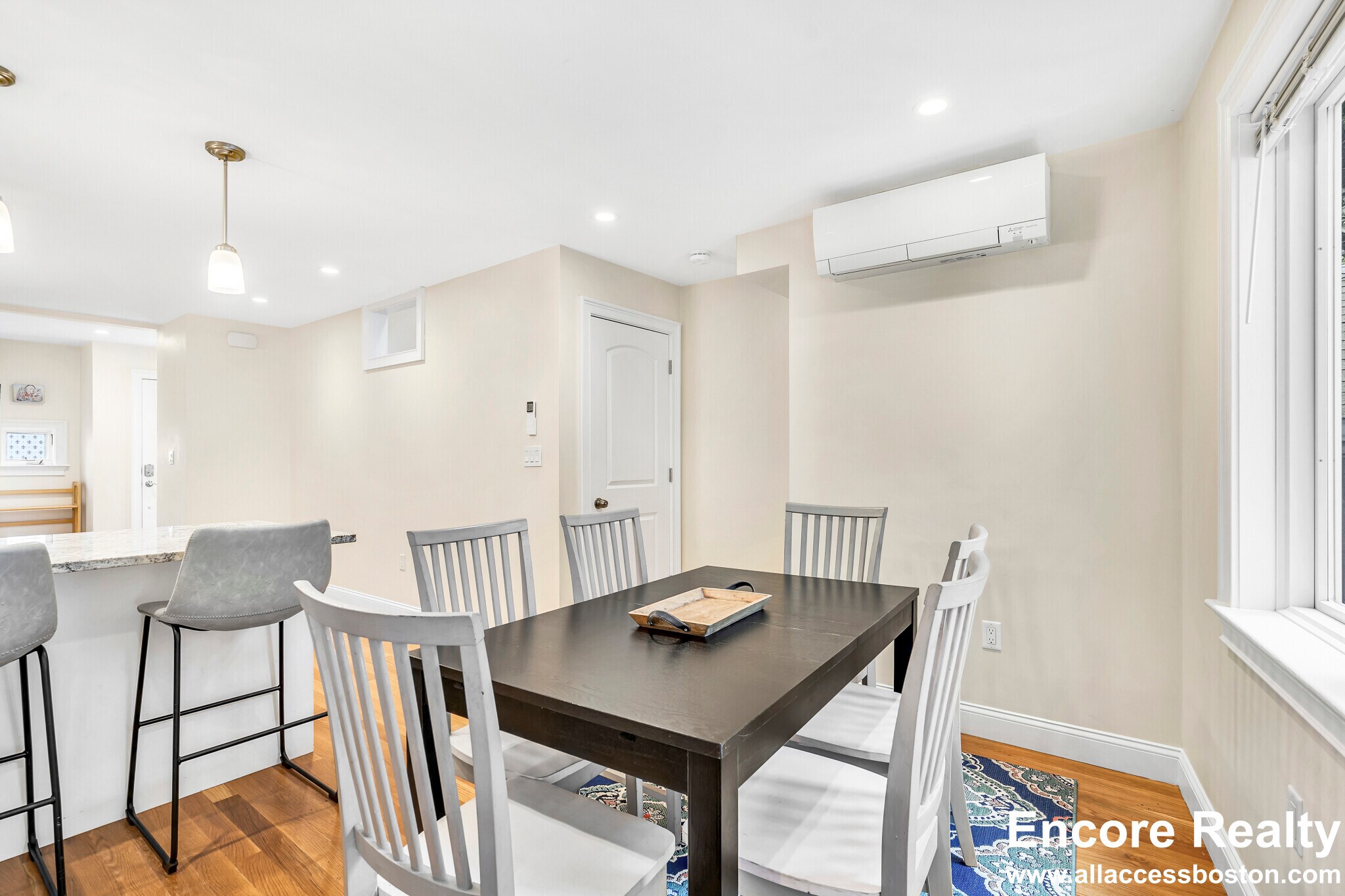 Building Photo - 9 Bradbury St