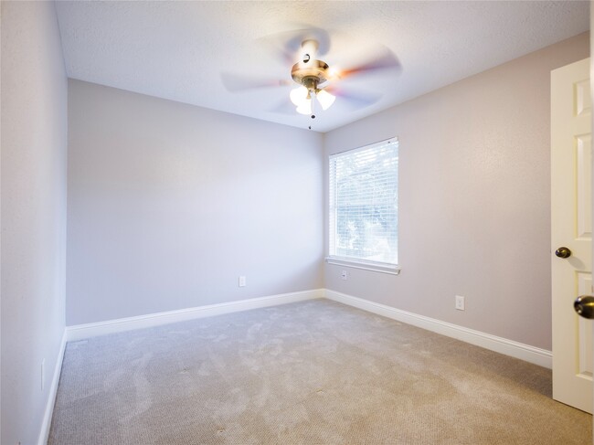 Building Photo - 16307 Mulberry Run Ct