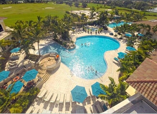 Building Photo - 6700 Fox Hollow Dr