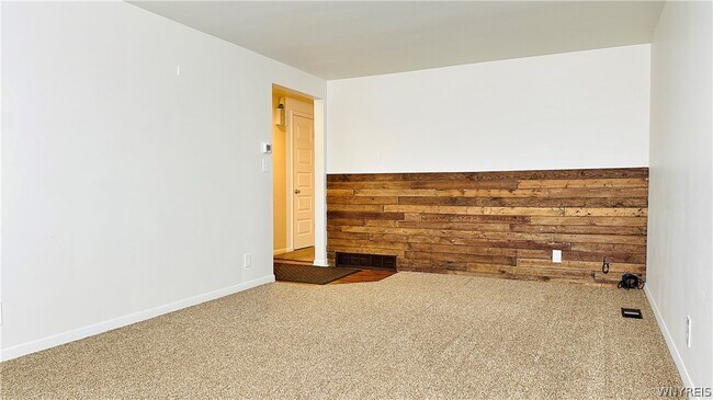 Building Photo - 954 Brighton Rd