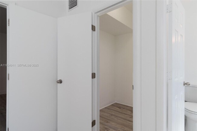 Building Photo - 8430 Harding Ave