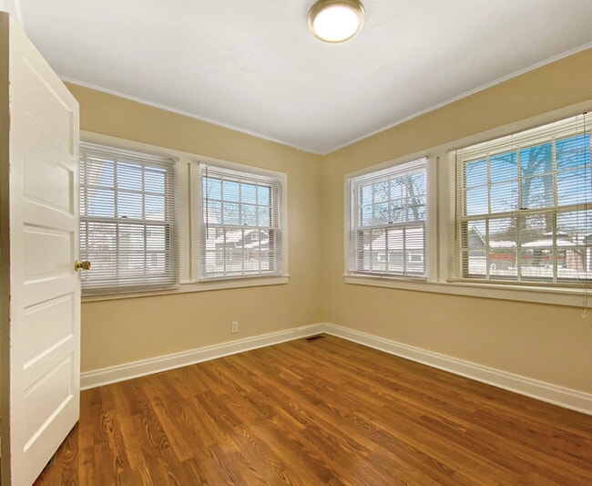 Building Photo - 33670 N Idlewild Dr