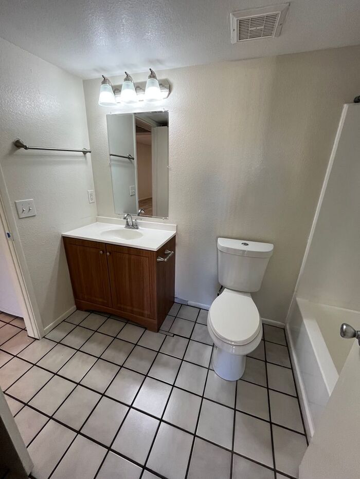 Building Photo - 1201 S McClintock Dr