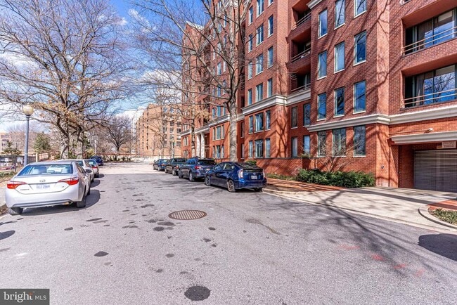 Building Photo - 955 26th St NW