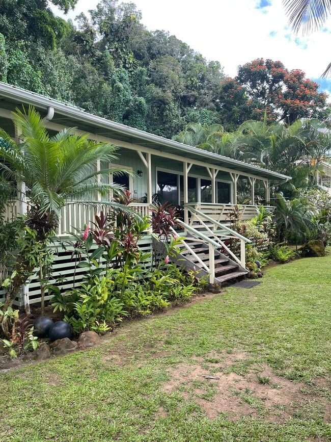 Building Photo - Furnished Anini Beach Front House 2 Bedroo...