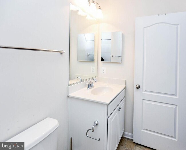 Building Photo - 608 Parkside Pl NE