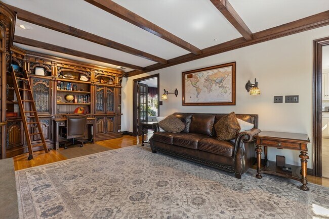 Building Photo - 10 Stonewood Dr