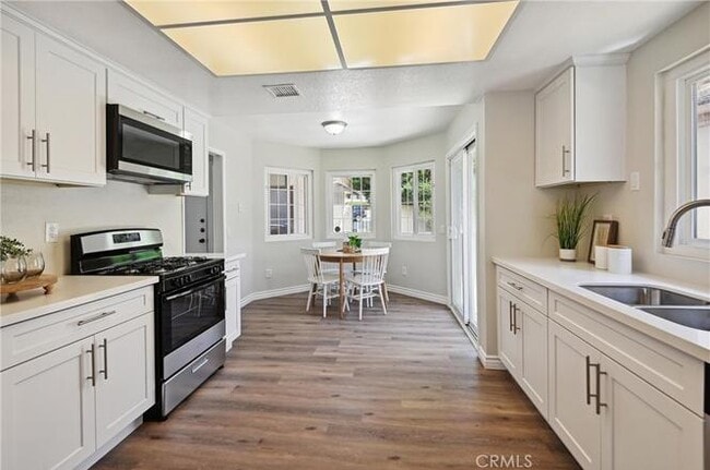 Building Photo - 1224 Fairway Cir