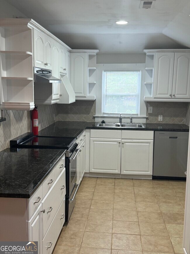 Building Photo - 1750 Linwood Ave