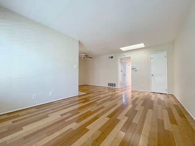 Building Photo - Single-Story Condo Steps from OC Fairgrounds & Minutes to Eastside Costa Mesa