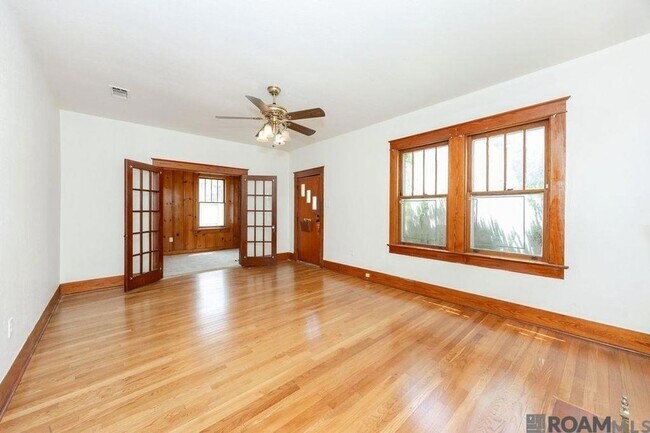 Building Photo - 219 Westmoreland Dr