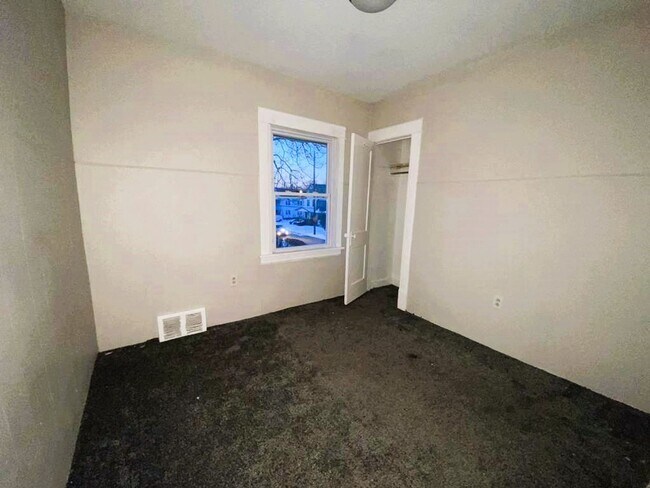 Building Photo - 12502 Forest Ave