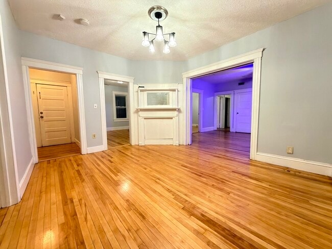 Building Photo - 90 Vernon St