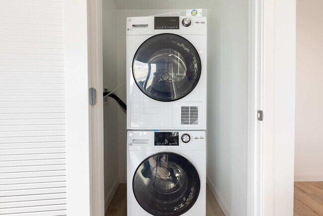 Building Photo - 79 Queensberry St