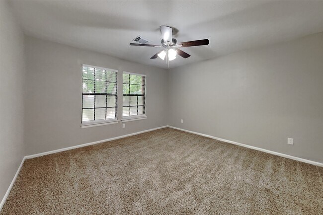 Building Photo - 3323 Colonel Ct Dr