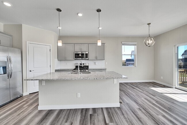 Building Photo - $3,340.95 - 5 Bed, 3 Bath Home in Thornton with Cozy Fireplace and Fenced-in Yard