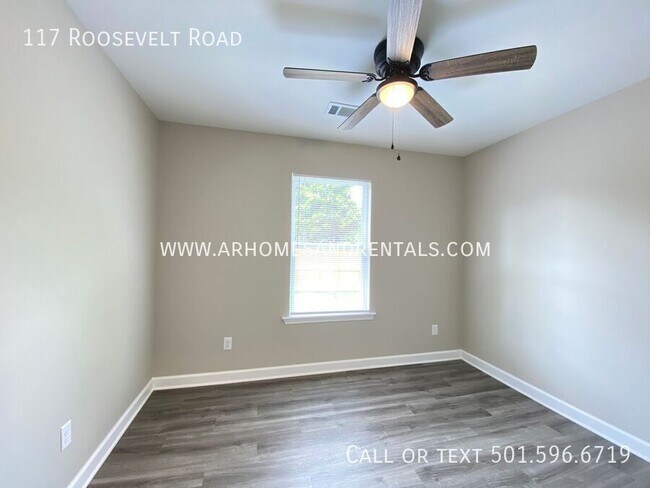 Building Photo - 117 Roosevelt Rd